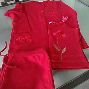Sleepwear size 40, three pieces